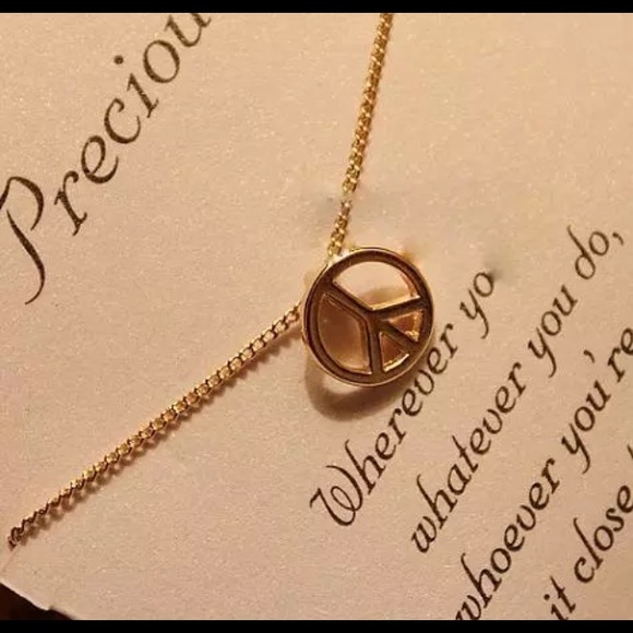 Jewelry - Last One ❤️ Dainty Peace Necklace